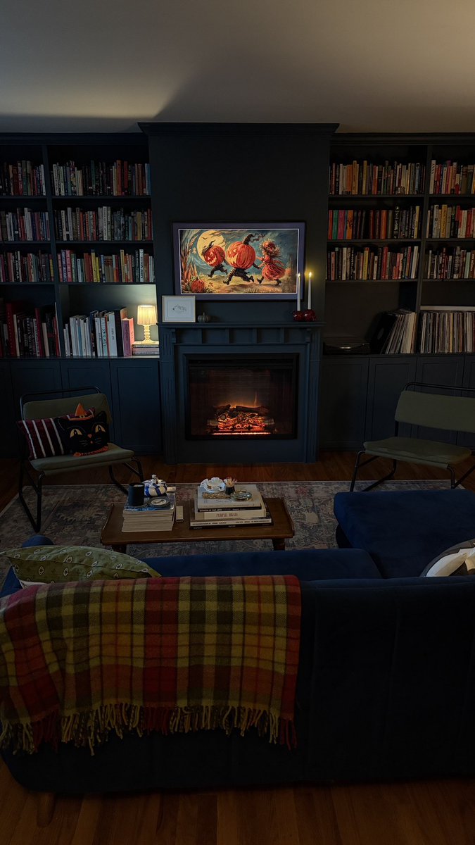 Got my living room all set for Halloween and I will be posted up here with a book or a horror movie all October 🫶🎃