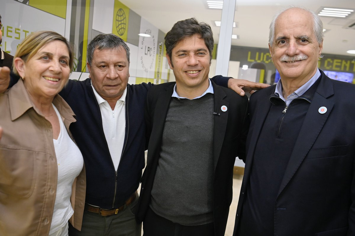 Hoy junto a @kicillofok visitamos el Parque Industrial General Savio en el municipio de General Pueyrredón y pudimos recorrer tres empresas que apostaron a la provincia de Buenos Aires y al trabajo de los bonaerenses para producir papas fritas, helados y medicamentos que exportan