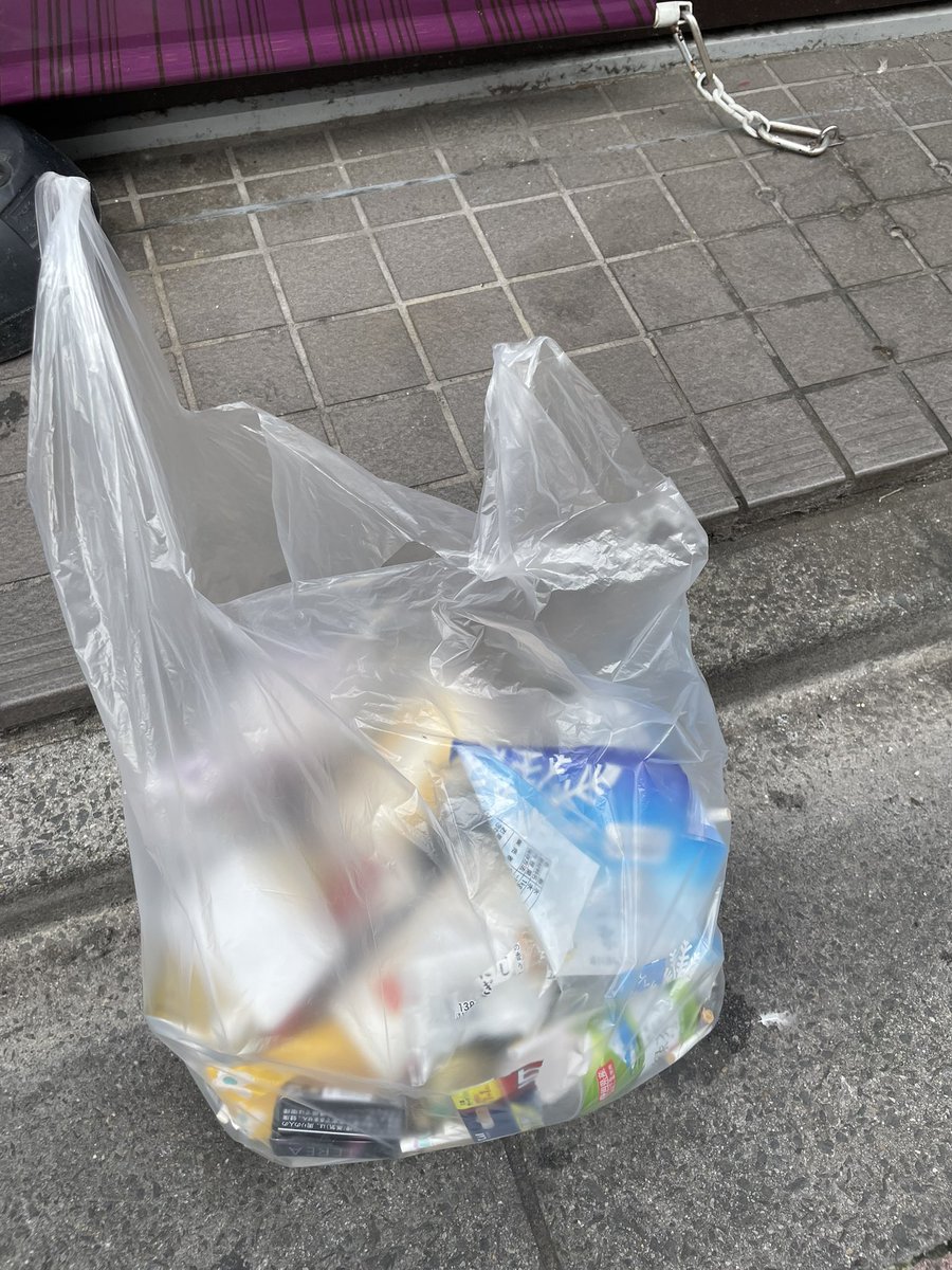 Ryusuke_Hirai's tweet image. 2025.10.04
新小岩駅北口クリーン作戦に参加
やはり通りから死角になるドラッグストア側壁はゴミが散乱してますね。

朝は寒そうだったので、長袖を着込んで参加しましたが、暑くて汗びっしょりに💦
服選びが難しいです😓

#ゴミ拾い #新小岩 #葛飾区
