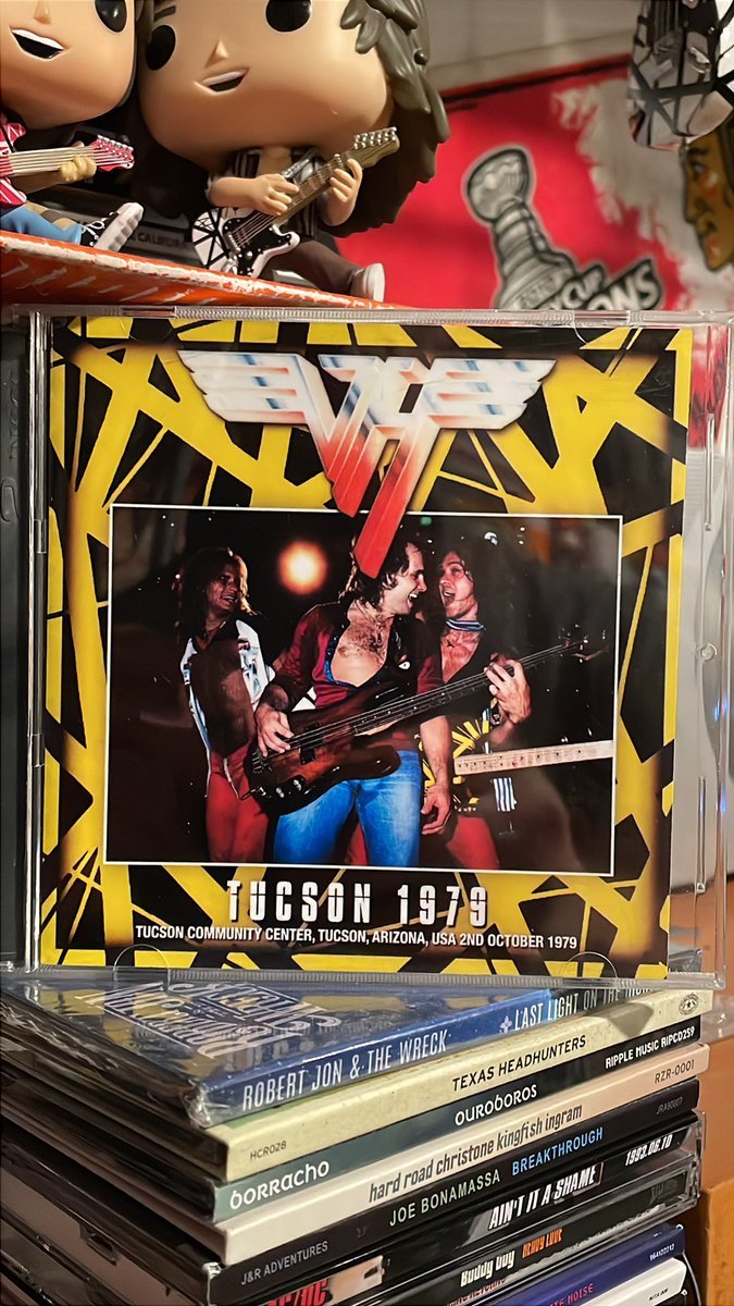 #NowPlaying   Van Halen 
*Tucson 1979*
Recorded live (SBD) at Tucson Community Center, Tucson, Arizona 🇺🇸
10/02/1979