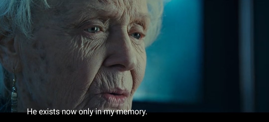 SuperManuMolina's tweet image. -¿Guardas tu dinero en el banco o en casa?

-Yo: