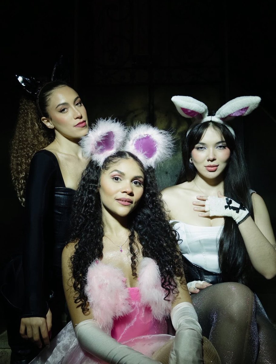 EU QRO COLAR ESSAS FOTOS NA MINHA TESTA E SAIR ANDANDO POR AÍ!!!