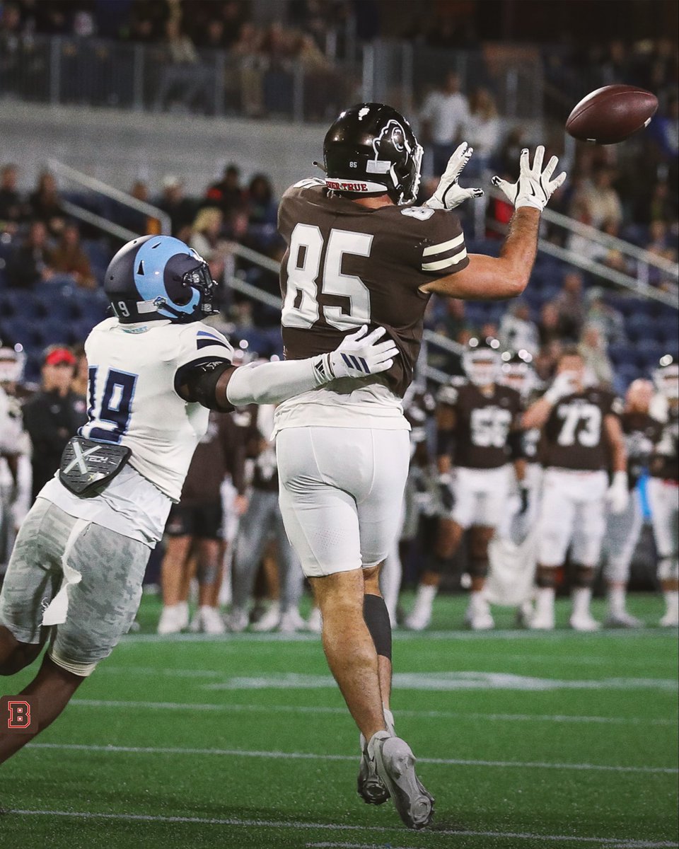 BrownU_Football's tweet photo. Up by a touchdown at the half! https://t.co/7aQq8FH1w9