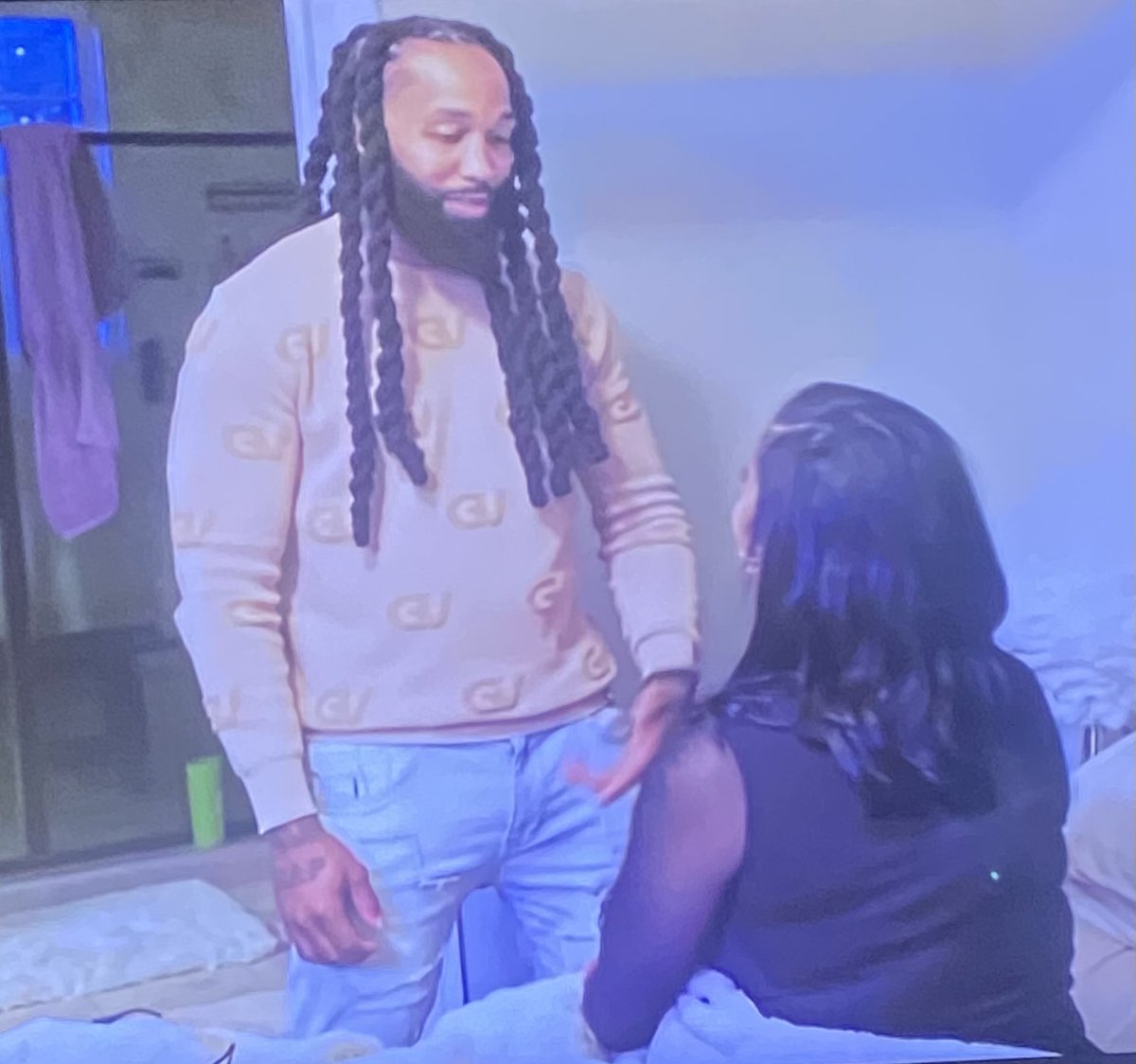 CaptPiccard's tweet image. #lifeafterlockup #loveafterlockup
I love the shit outta u, u my bitch, I don’t want no other bitches.  

He’s so romantic how can she resist 🤣