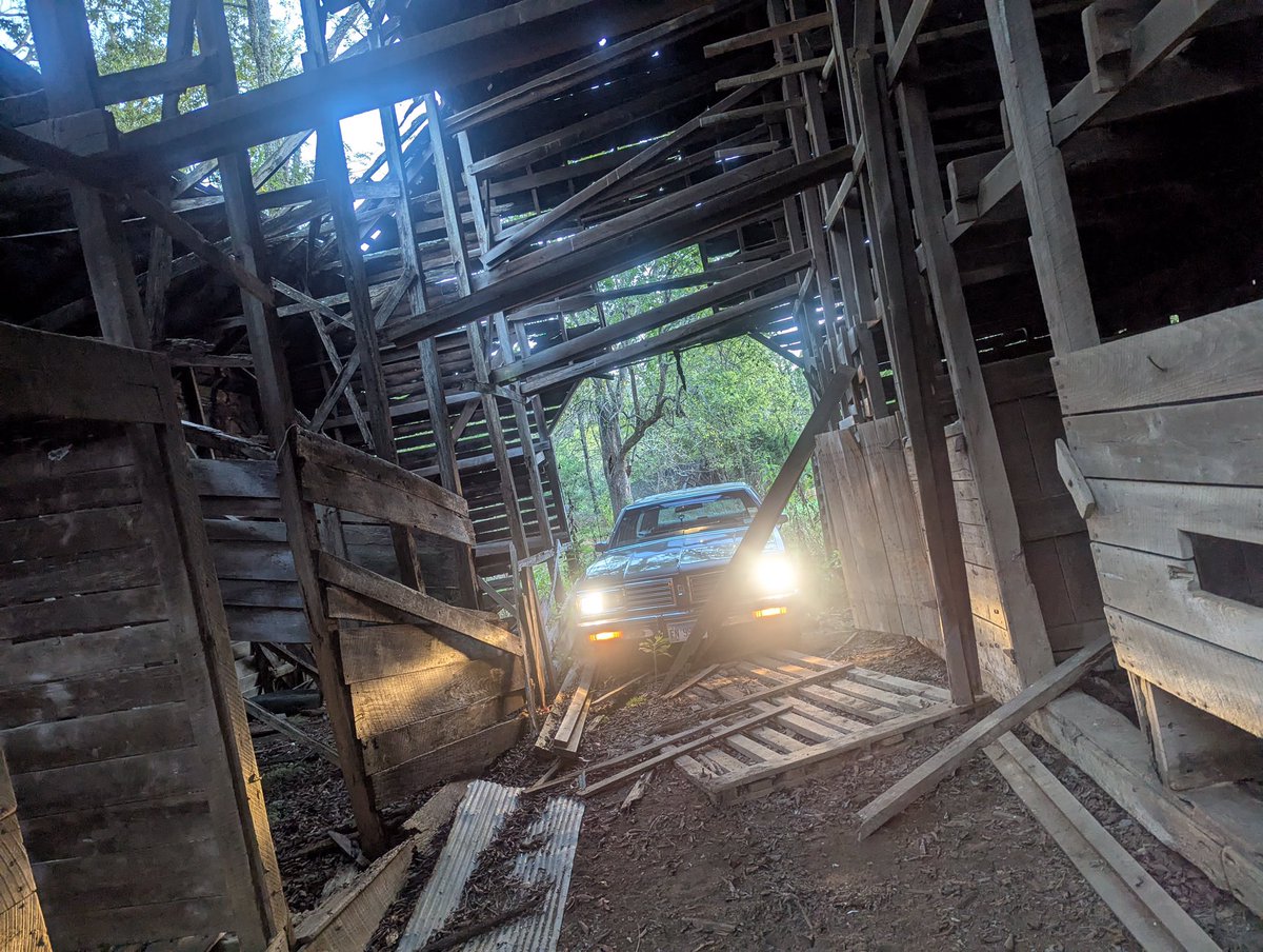 my wagon is in spooky mood and looks for victims