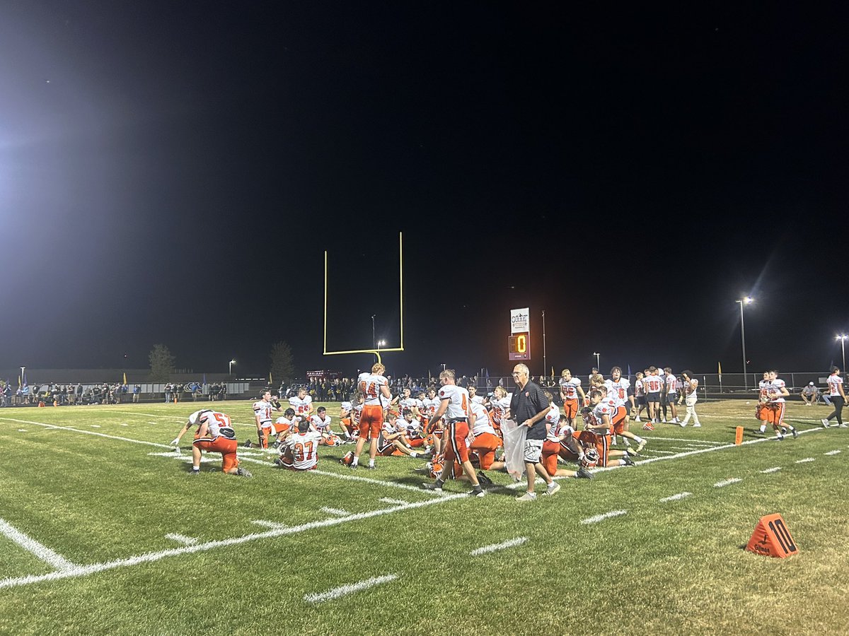 RyanBridgesTV's tweet photo. HALF: @DuPecRivermen leads @byronhsad 14-12

The two undefeated squads have each committed a turnover. https://t.co/H6m3PIknMZ