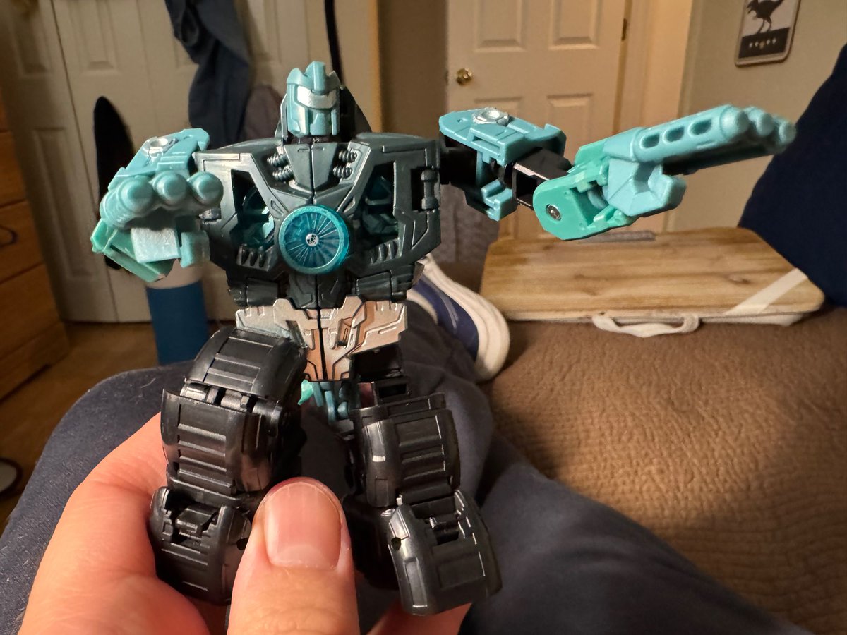 baltmatrix's tweet image. Micronus just showed up. They’re a great little guy. Don’t realize that they’re a parts-former.