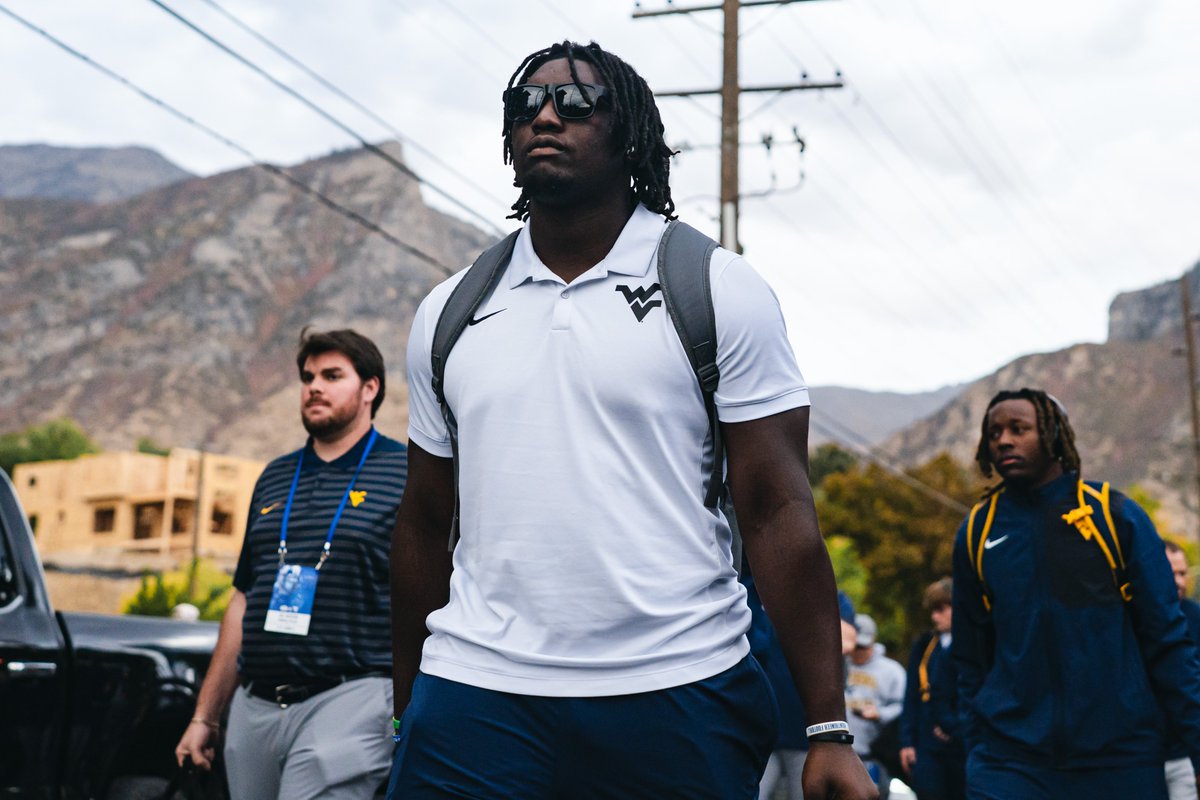 WVUfootball's tweet image. Late night arrival 🌙