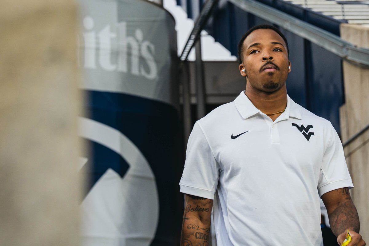 WVUfootball's tweet image. Late night arrival 🌙