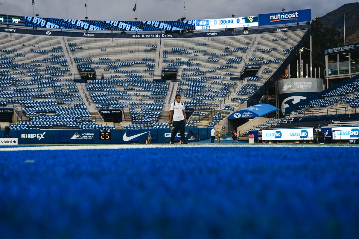 WVUfootball's tweet image. Late night arrival 🌙