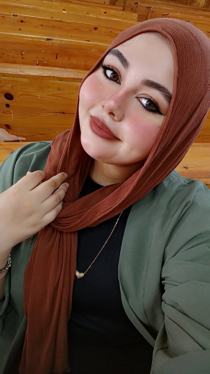 emya7med20's tweet photo. 🤎🤎🤎🤎✨ https://t.co/bFJ4FVYvpN