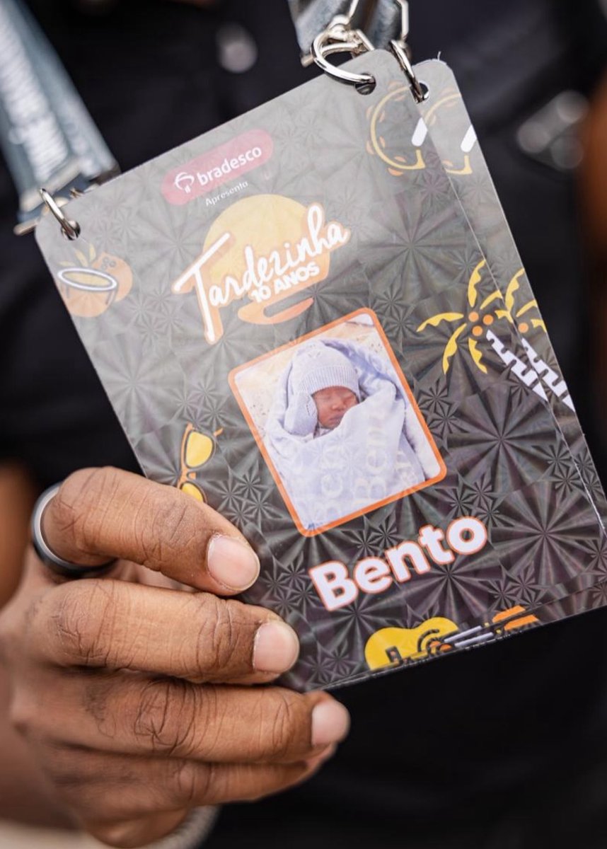 mundoth_'s tweet photo. Primeiro crachá a gente nunca esquece 🥹

#thiaguinho #musica #pagode #babybento #bento #babyTH #mundothbaby #carolpeixinho https://t.co/IRus5Y251r