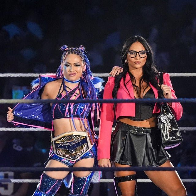 markmane2's tweet image. Book it @TripleH 

Kiana James as the Women&apos;s Champion &amp;amp; Giulia as the US Champion 

Let them run Smackdown