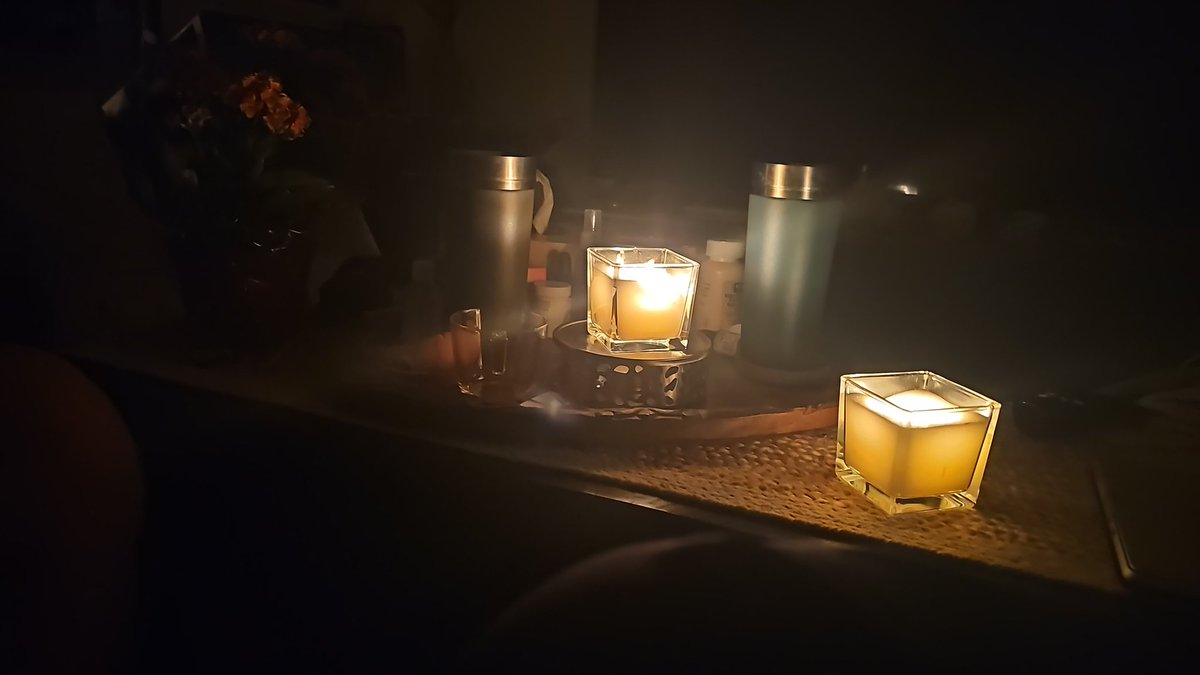 AjeebRula's tweet photo. For the second time within 7 days, a power outage in Mississauga City Center. UGH 😵‍💫😵‍💫😵‍💫#Mississauga #poweroutage https://t.co/7qr8bgChmE