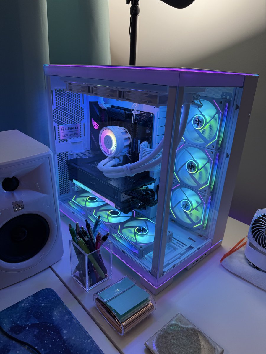 megimu32's tweet photo. 🎉 Birthday vibes & setup upgrade unlocked 🎂 
My sweet husband swapped my PC into this gorgeous white case w/ new fans + cooler.. always leveling up so I can deliver the BEST content to my community.

Some people spend their time building lies… I’d rather spend mine building THIS. 💻✨

@bucket0fish @TechniSport @rumblevideo
