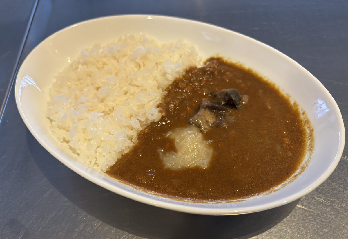 旭山動物園東門レストラン『カムイチカプ』 (@kamuy_cikap) on Twitter photo 【お知らせ】
下國シェフ考案「旭川カレー」のミールスがリニューアルされました✨
今回のミールスは「韓国風なす」と「たまねぎの白ソテー」です!当店限定のカレーとなっておりますので、ぜひこの機会にご賞味ください🍛🥄
#旭山動物園 #旭山動物園東門 #下國シェフ #旭川カレー #東門レストラン 【お知らせ】
下國シェフ考案「旭川カレー」のミールスがリニューアルされました✨
今回のミールスは「韓国風なす」と「たまねぎの白ソテー」です!当店限定のカレーとなっておりますので、ぜひこの機会にご賞味ください🍛🥄
#旭山動物園 #旭山動物園東門 #下國シェフ #旭川カレー #東門レストラン