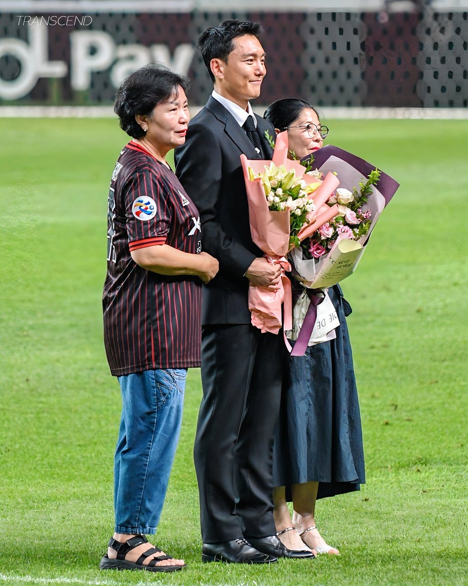 250824 하프타임 은퇴식

#fc서울 #fcseoul
#고광민 #kokwangmin
#오스마르 #osmar
#이웅희 #leewoonghee
#서울v울산