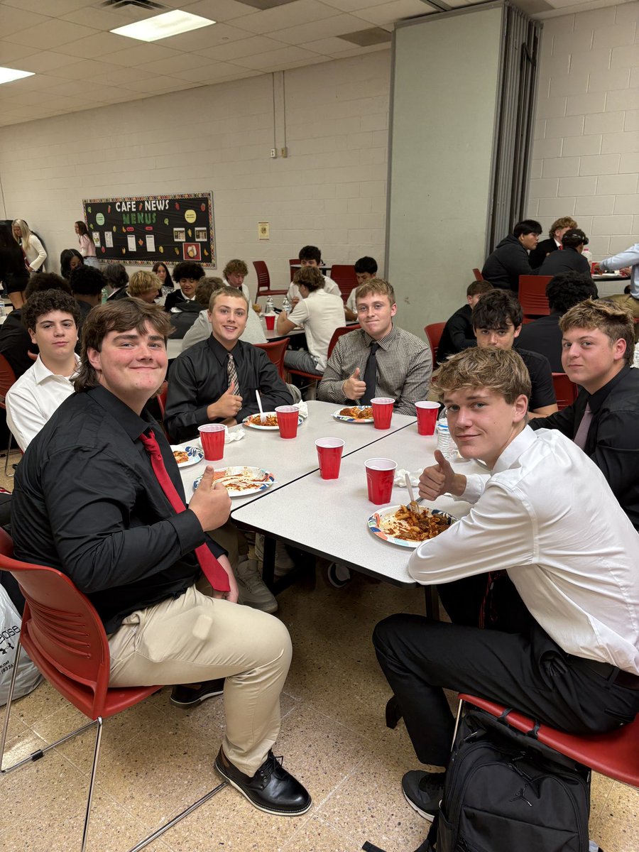 CoachMHendricks's tweet image. Kingsway 33 Hammonton 0
Go Dragons 🐉 |  Pink Out

First sellout in school history.

Appreciate Pink Clover for speaking to our players about what’s important in life.

@22Boosters