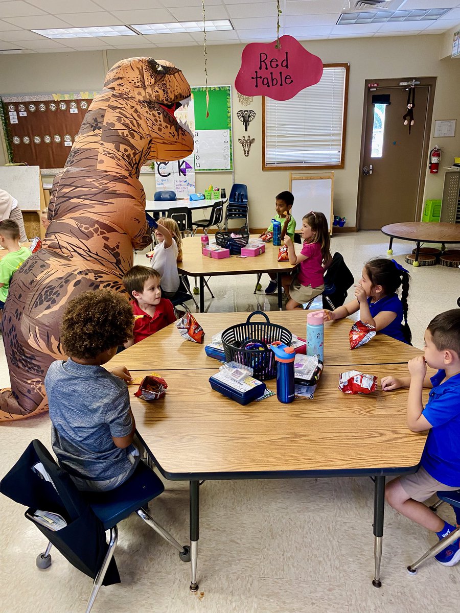 Ms_Ruggiero1's tweet photo. What a special treat we had today! We recorded the TOP minutes read in the whole school during our read-a-thon. We were surprised with a Doritos party &amp; it included a very special Dino friend!🤗 We had a blast !! ❤️ @PoincianaCCPS @AJMicieli @collierschools https://t.co/BuvWuDfMEk