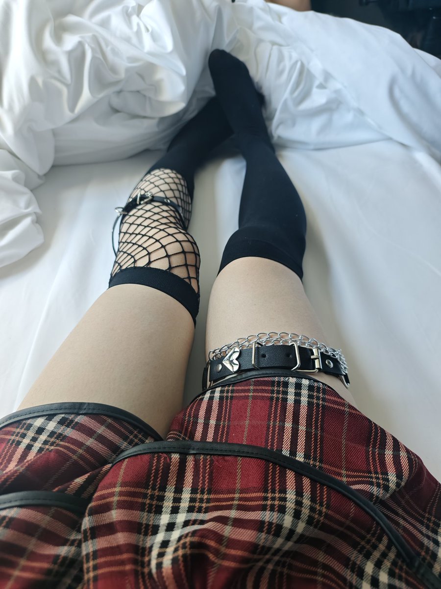 zf0086's tweet photo. ✍🏻️
#男娘 #伪娘 #DeathNote #死亡笔记 https://t.co/G8JZbXEo4n