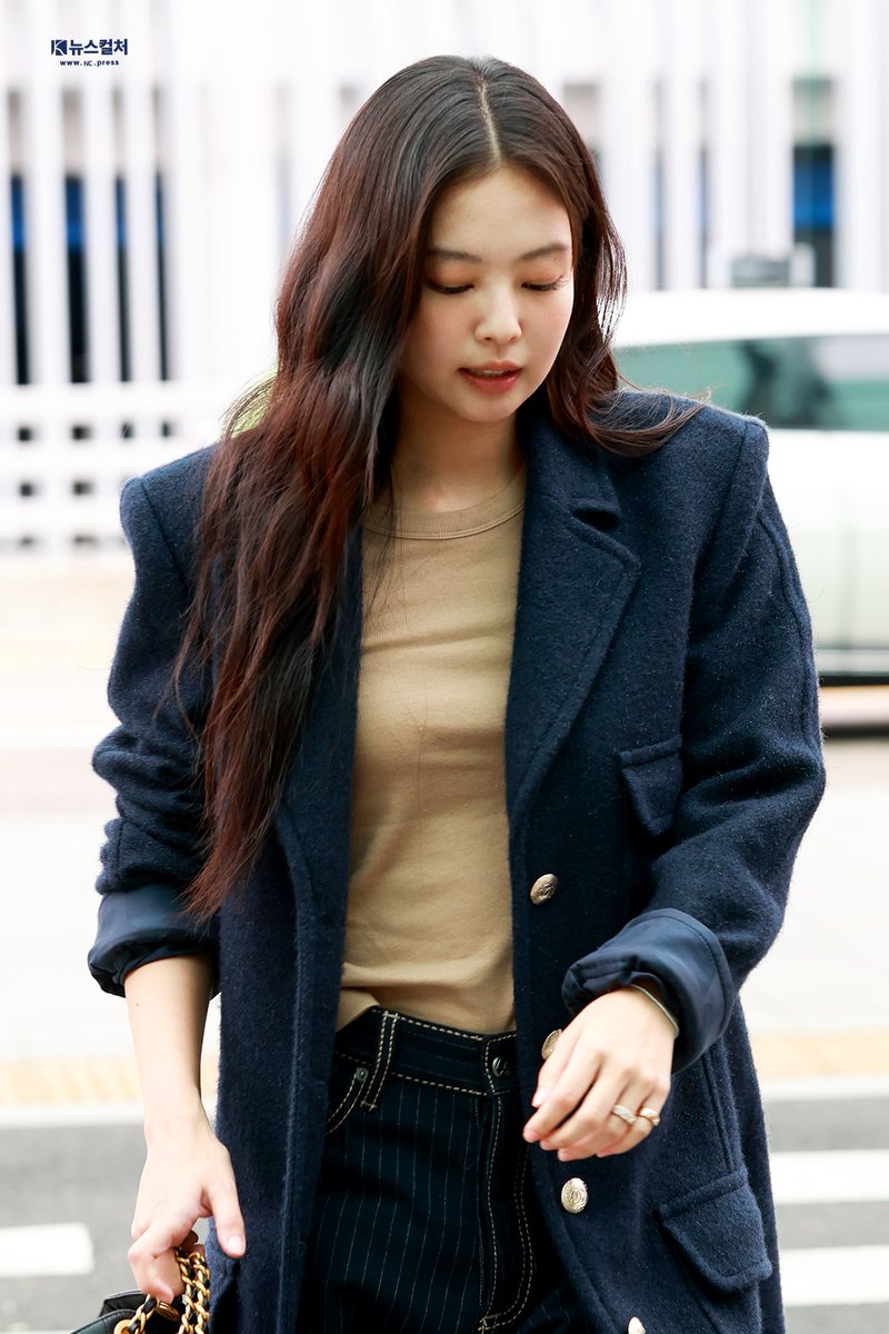 newsculture1's tweet image. 251004 블랙핑크 제니 출국

분위기 여신🫶

🔗cms.nc.press/news/articleVi…

#블랙핑크 #BLACKPINK
#제니 #JENNIE @jennierubyjane
#뉴스컬처