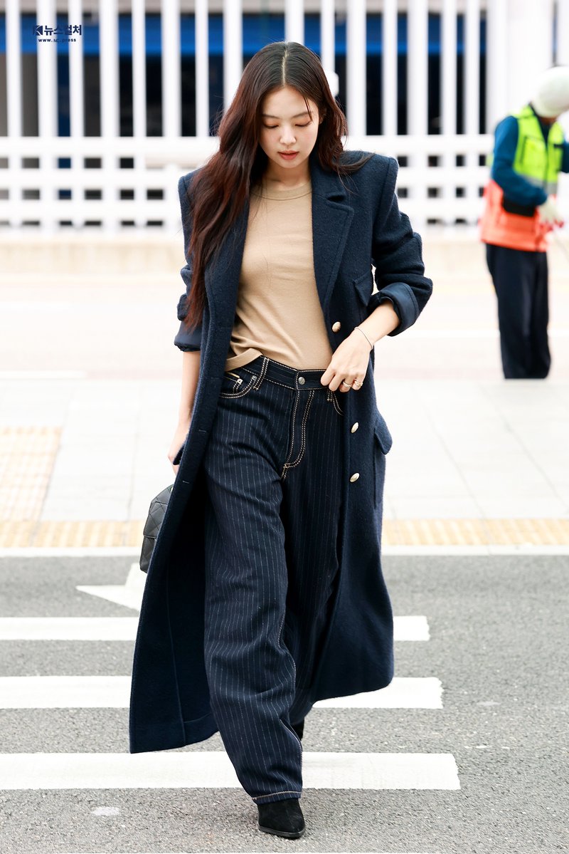 newsculture1's tweet image. 251004 블랙핑크 제니 출국

분위기 여신🫶

🔗cms.nc.press/news/articleVi…

#블랙핑크 #BLACKPINK
#제니 #JENNIE @jennierubyjane
#뉴스컬처