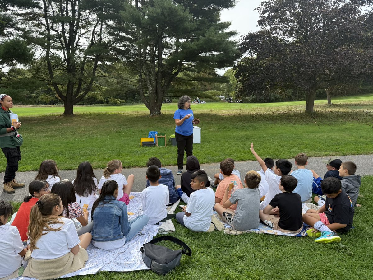 We had so much fun in our field trip to the Bethpage State Park learning all about ecology! We also loved being on the golf course!💙💛 #WeAreBethpage <a href="/BethpageUFSD/">BethpageUFSD</a>