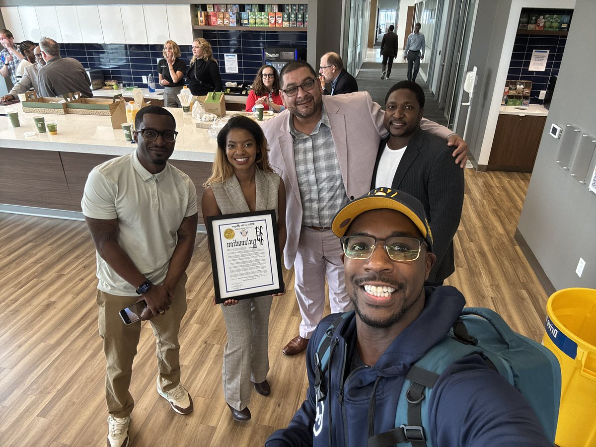 Monte_Eady's tweet photo. Softball and #witechmonth @BMOHarrisBank @Brewers https://t.co/uaPCGzbghw