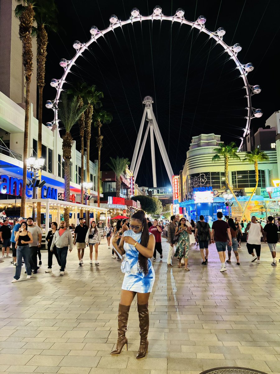 HellenChiguma's tweet photo. Las Vegas 🙃 https://t.co/Dwg1TMhUQT