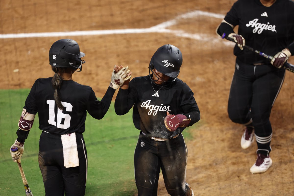 AggieSoftball's tweet photo. First Fall Ball game was a success! 🤩

Texas A&amp;M 9, ULM 0

#GigEm https://t.co/pX7BKJessW