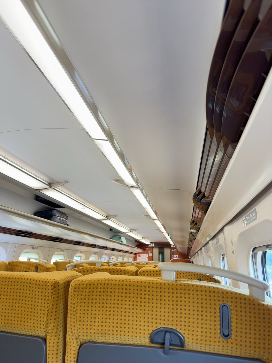 今日明日と東京出張なので今ちょっと泣きそうになりながら、新幹線移動中です。最近本当に涙腺弱くなって困ってます笑。