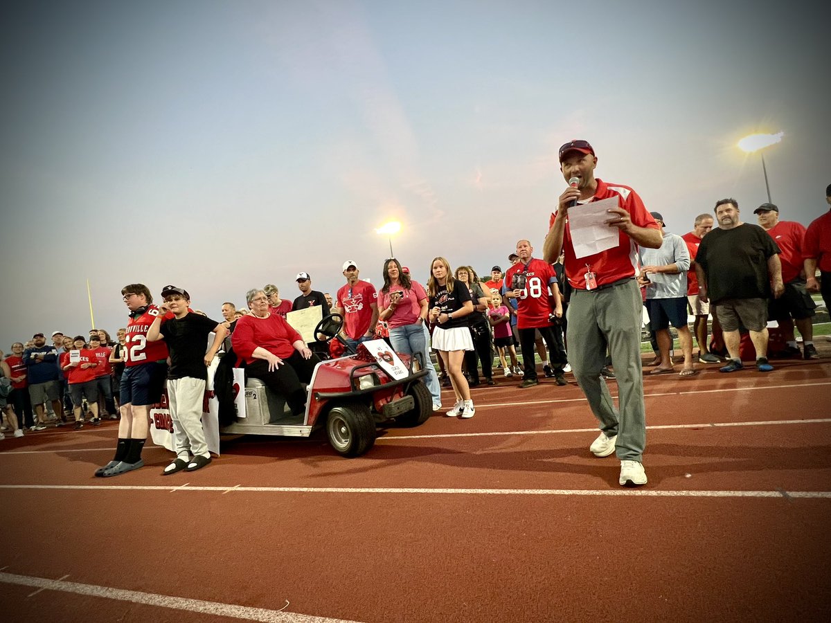 Yorkville115's tweet photo. Tonight, the Foxes recognized long time legend, teacher, and coach, Bob Evans!  Coach Evans was unable to attend the ceremony but his wife and sons were on hand to accept the recognition. Congratulations! #WeAreYorkville https://t.co/qALb8RjPmd