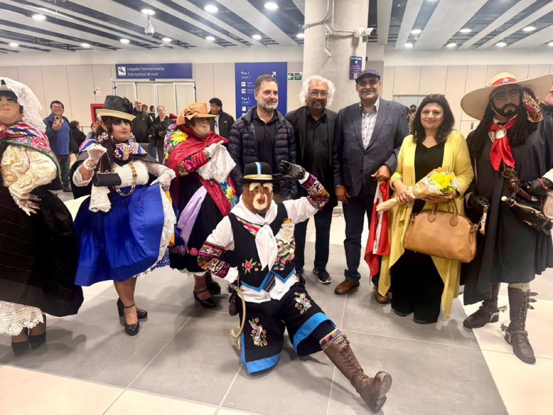 sampitroda's tweet image. Arrived in Lima, Peru 🇵🇪 along with Shri Rahul Gandhi and received a heartfelt traditional welcome filled with music, dance &amp;amp; culture. Truly moving gesture of friendship. 🤝🌍