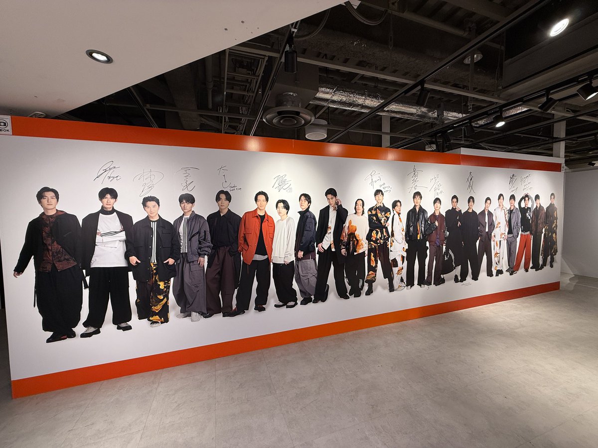 tomofabric's tweet photo. #ULTRAHANDSOME MUSEUMに行ってきました
ハンサム達の軌跡と衣装&amp;パネル展示、20thの映像…✨
春馬くんに会えて嬉しい🌸🐎記念に購入したブロマイドケースはレジェンド春馬仕様に♡
#チームハンサム
#ハンサムライブ20th
#ウルトラハンサムミュージアム
#三浦春馬 https://t.co/GgqdVf3YQW