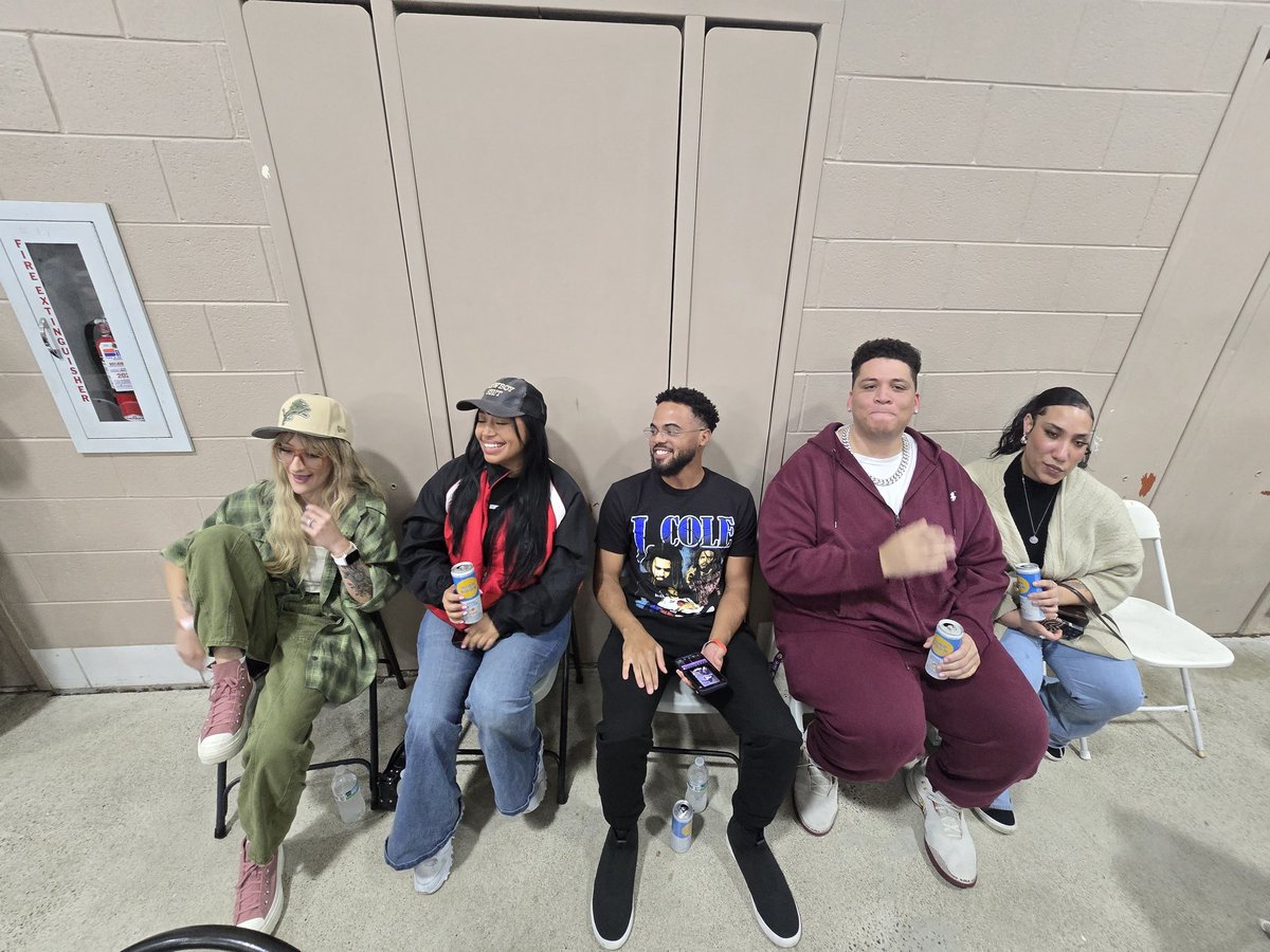 SeanRossSapp's tweet image. List of people who DID NOT HELP ME tonight