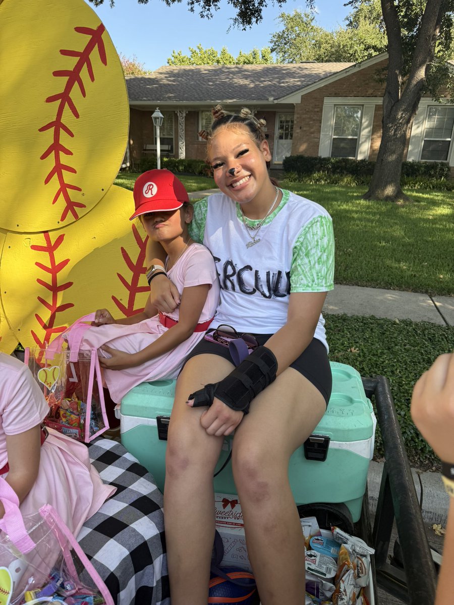 Team 29 homecoming edition 💜🦅