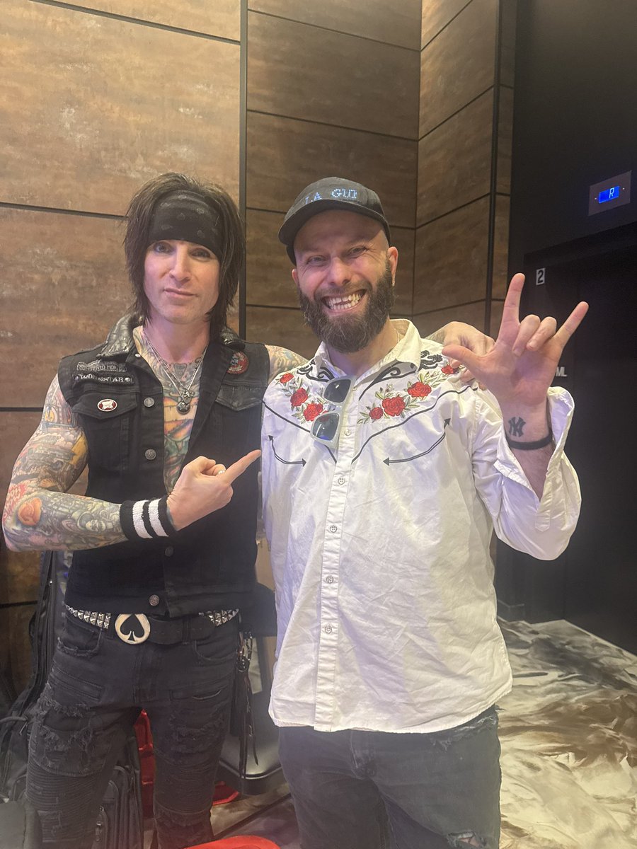 Always a pleasure to see you Brother <a href="/acevonjohnson/">🏴‍☠️</a> sorry we didn’t get to chat for long. You sounded amazing tonight 🤟🏻🎶