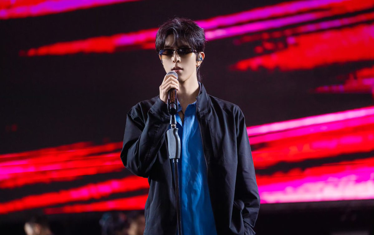 globalDESIRE4_'s tweet image. DESIRE4_ UPDATE
weibo.com/7987608577/521…

Desire’s first music rehearsal!
The notes collide in the air, and the rhythm is on the same frequency as the heartbeat. It's a long-awaited encounter 💕

#EliotHuang #KipukaQiu #HuangXing #QiuDingJie #OceanJiang #JiangHeng #SeekyLi…