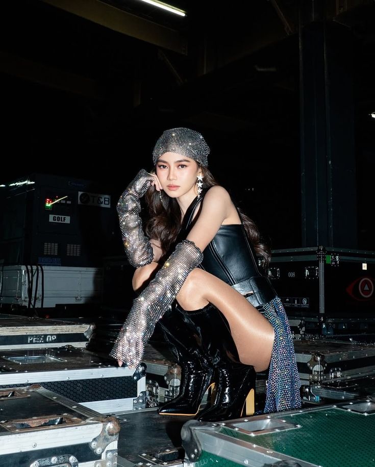 eyaamaru's tweet image. — #ashdres au

Fast laps, Faster hearts 

Antonio Rivera, F1’s golden boy, never made headlines outside the track—until he casually reposted a TikTok edit of Joniean, the nation’s idol.