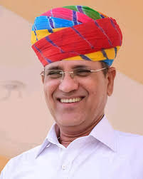 किसानों के मसीहा दिग्गज नेता रामेश्वर डूडी के निधन पर उन्हें विनम्र श्रद्धांजलि...उन्होंने छात्रा रजनीति से राजनीतिक सफर शुरू किया...और प्रधान, और 2 बार जिला प्रमुख रहे...प्रदेश की सबसे बड़ी पंचायत विधानसभा में नेता प्रतिपक्ष,और देश की सबसे बड़ी पंचायत संसद में भी पहुंचे