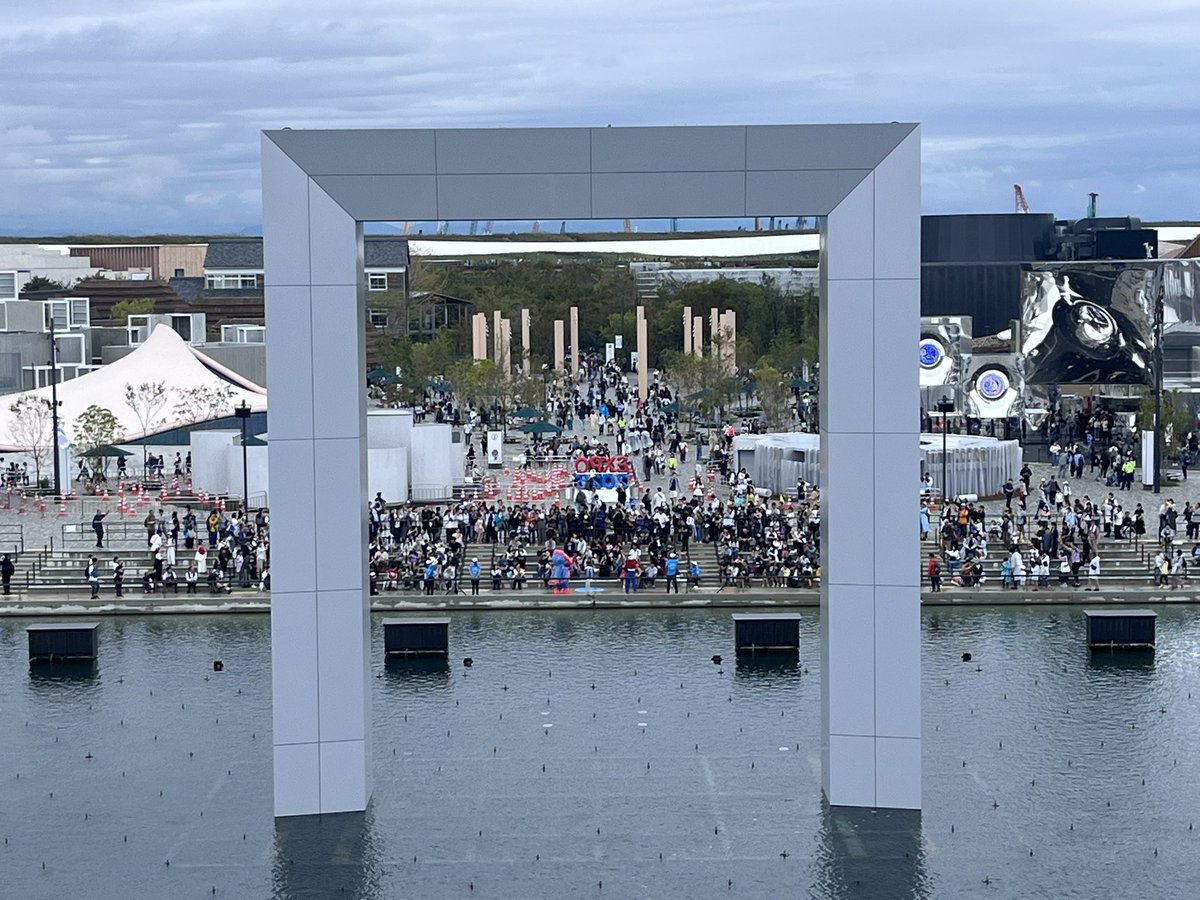 ミャクミャク登場、今日は11時でした…