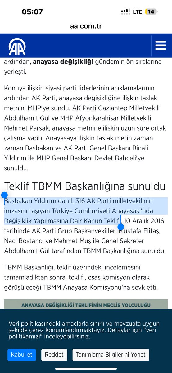 Kendi genel başkanının, temel sorun olarak gördüğü başkanlık sistemine ilişkin anayasa değişikliğinin altında imzası yok sanıyor olabilir mi? Yoksa aşırı zeka mı? 😅🤣