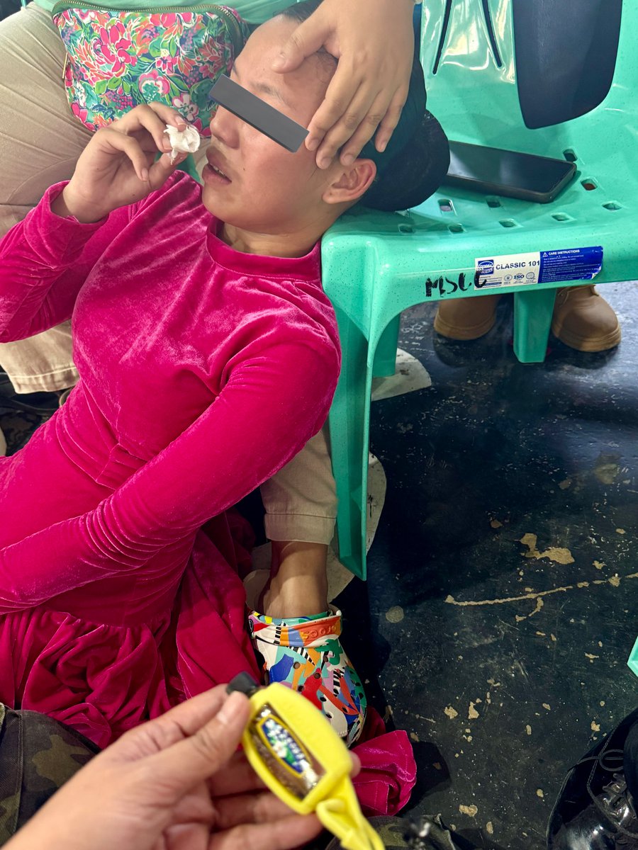 Look oh <a href="/aldenrichards02/">Alden Richards</a> <a href="/WhiteFlowerPHL/">White Flower Philippines</a>, this dancer almost fainted after performing, but good thing I had my White Flower oil with me! It really helped—she felt much better after.🫶❤️👏🙏💪