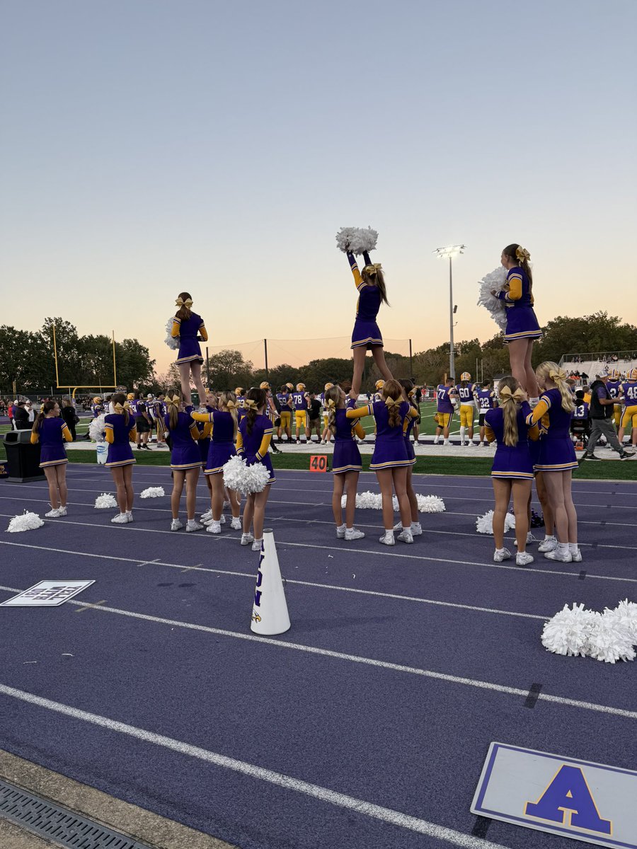 CheerleadingAms's tweet photo. What an amazing Friday night !! AMS did a great job cheering on our Eagles!!💜💛 https://t.co/eXu6hF33i4