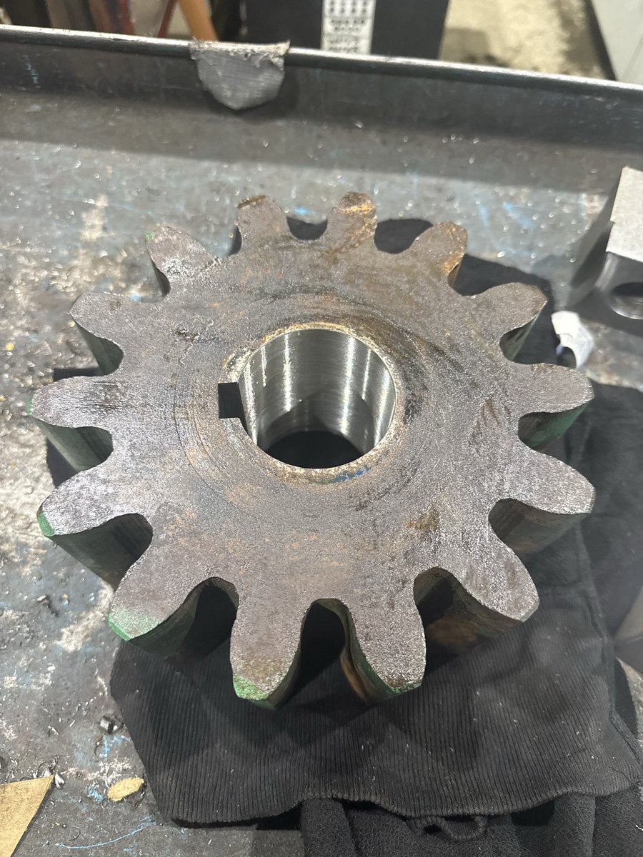 ir_introvert's tweet image. Busy day..

Took a gear to 2.5” bore and broached a keyway to suit a motor shaft. I had to make some custom step keys, tapered a bore on a flange and started a snubbing plate.