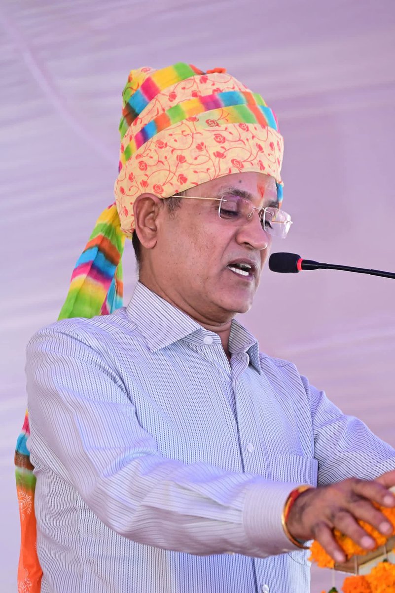 राजस्थान की धरती ने आज आजीवन किसानों की आवाज बुलंद करने वाले अनमोल हीरे को अपने में समाहित कर लिया|
ईश्वर से प्रार्थना है कि साहब की आत्मा को शांति प्रदान करें, परिजनों को आघात सहने की क्षमता दें।
#rip #rameshwardudi