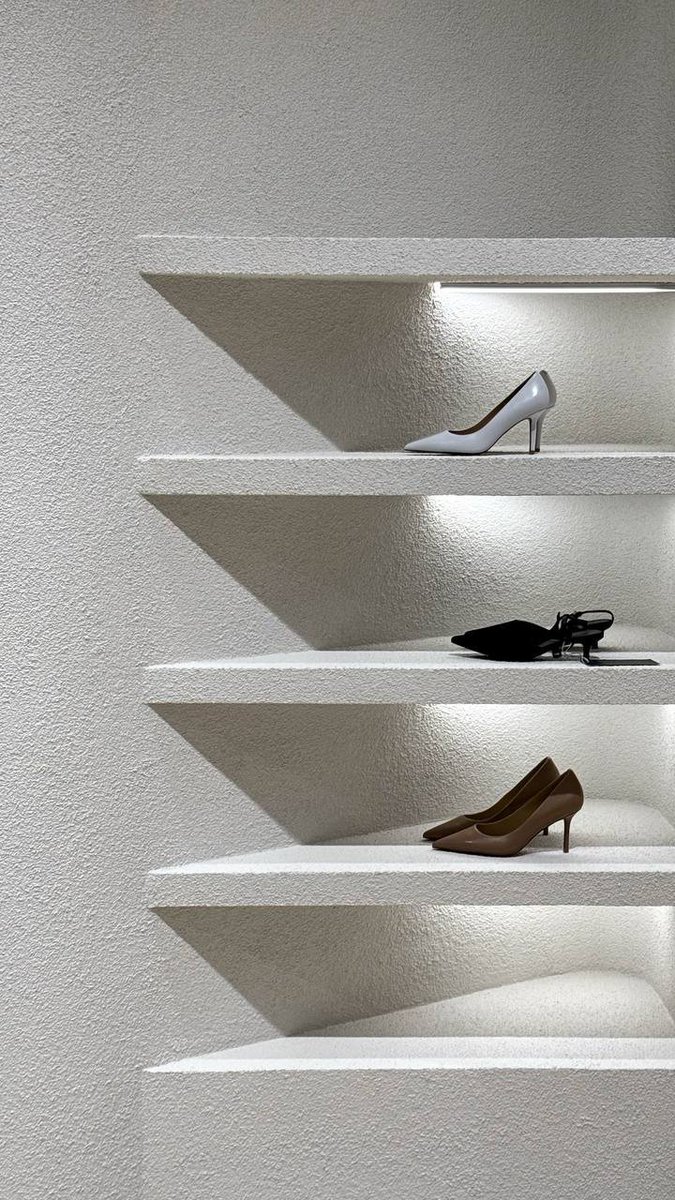 Hazelbondarenko's tweet image. Stepping into the new season with a fresh pair of heels and a little tweed moment. ✨ Which pair is your favorite?
#ShoeLove #TweedJacket #NewArrivals #ChicStyle #FashionInspo #HighHeels #OOTD 👠🧥