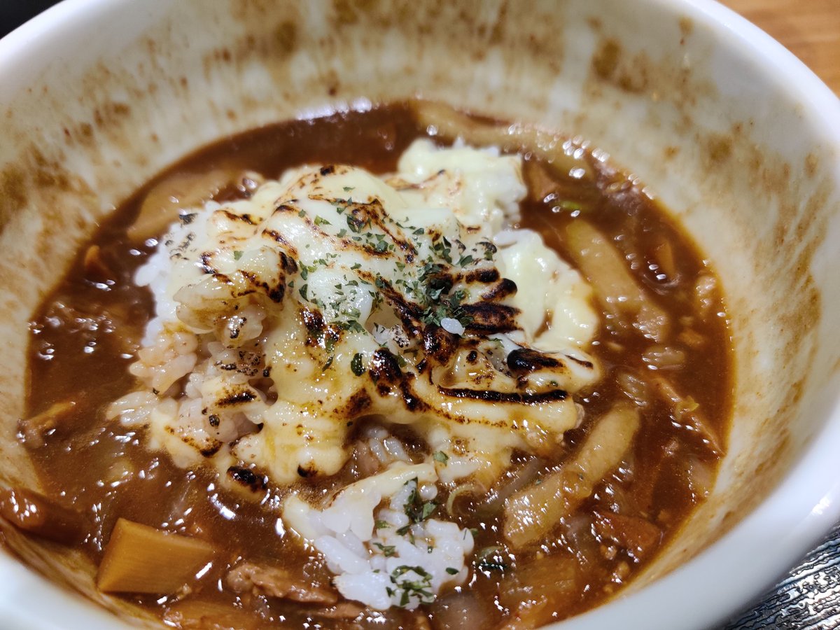 marugaritencho's tweet image. 麺屋睡蓮さん カレーつけめんやってましたよ。禁断の炙りチーズご飯行っちゃいました。スープ再加熱サービス付きなのでチーズトロトロに溶けてウマウマカレーライス食べれます!