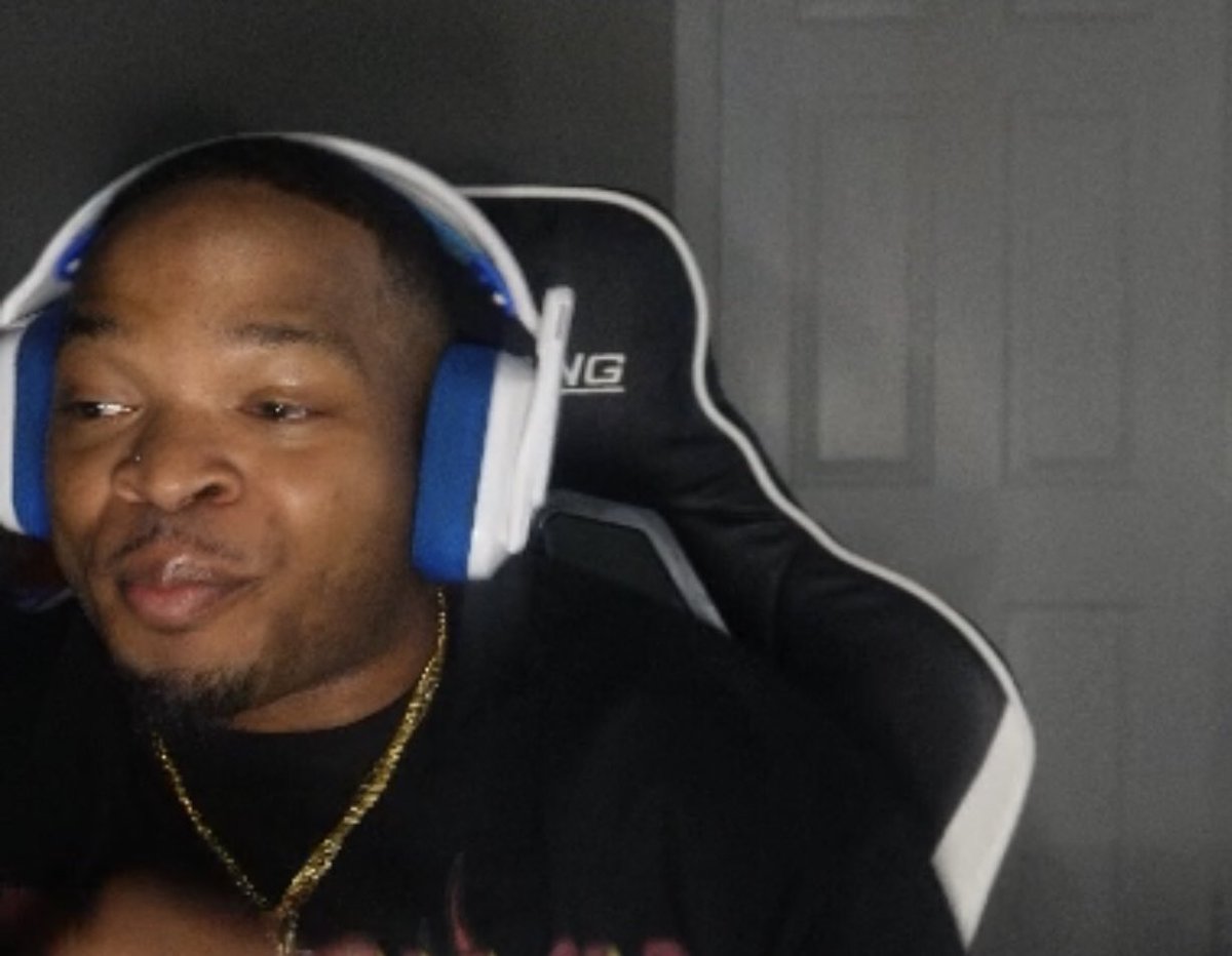 lowkeytho23's tweet photo. THIS THE NIGGA YALL GOT REPRESENTING DDG SQUAD

😂😂😂😂😂😂😂😂😂✌🏽 https://t.co/NtHC05zXcC
