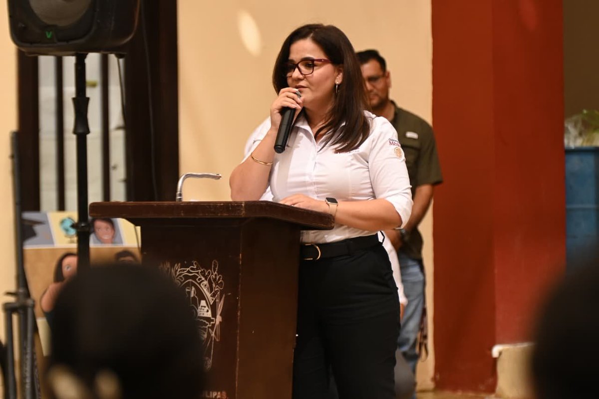 La educación es un derecho, no una mercancía.

Seguimos avanzando con la presidenta <a href="/Claudiashein/">Claudia Sheinbaum Pardo</a>  en impulsar la educación de nuestras juventudes, de la mano de Nadia Ochoa, coordinadora de becas federales, del presidenta municipal Rene Lara Cisneros y del senador José Ramón